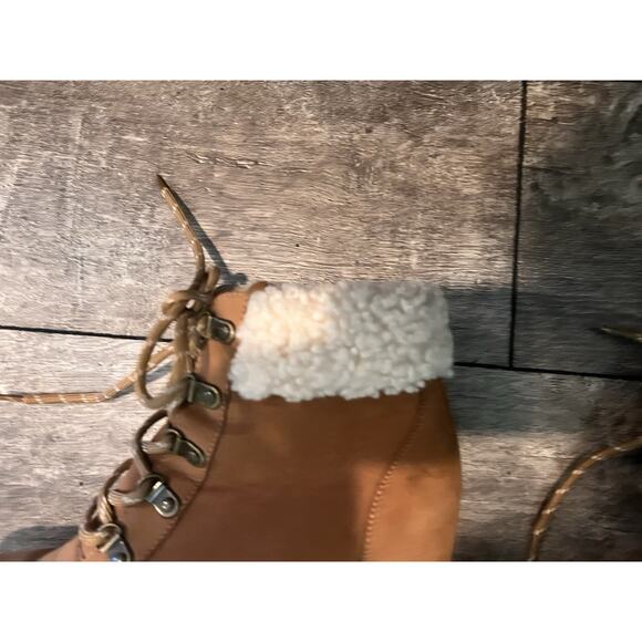 Kenneth Cole Kam Hiker Wedge cozy boots size & Brown - Picture 9 of 12